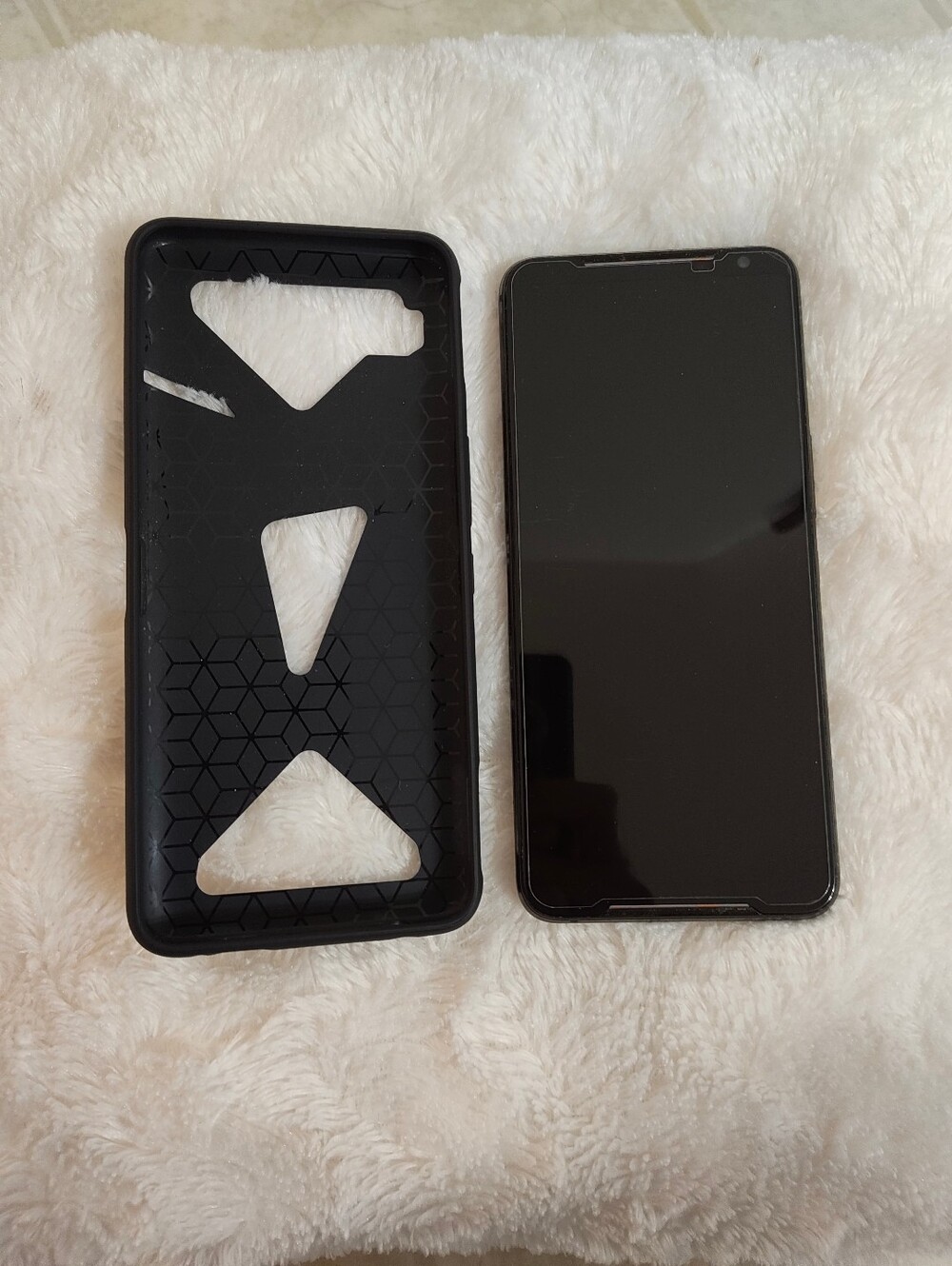 ASUS ROG Phone II Unlocked! - Picture 4 of 6